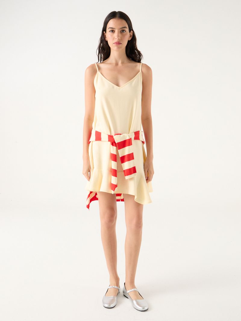 F22336-077-VESTIDO-VUELO-LISO-MANTECA